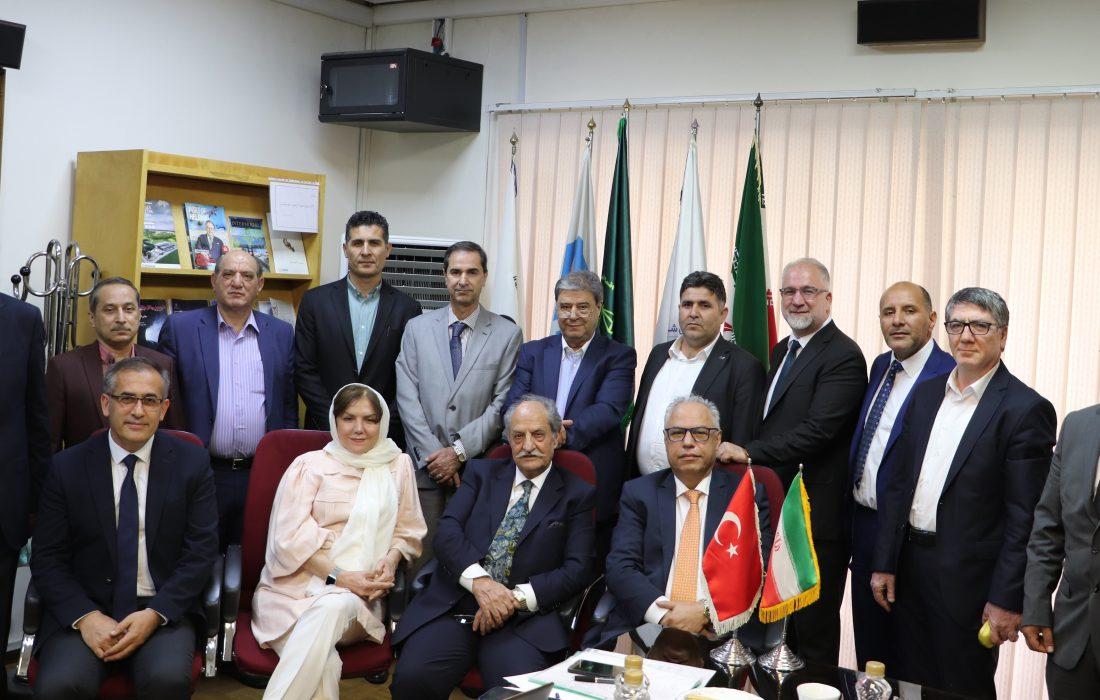 نشست مشترک انجمن های ایران و ترکیه (UND)