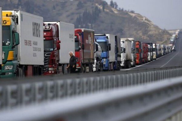 روزانه چه تعداد کامیون در مرزهای ایران تردد می‌کنند؟