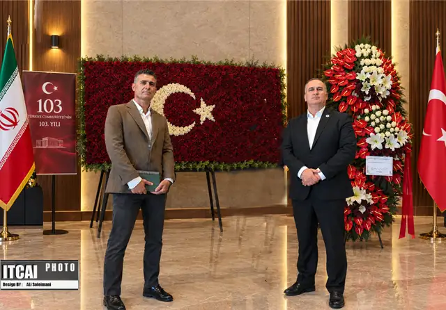 حضور رئیس و دبیر انجمن ایران در مراسم سالگرد تأسیس جمهوری ترکیه و گفت‌وگو درباره مسائل حمل‌ونقل دو کشور